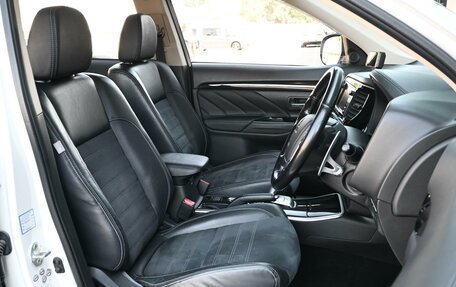 Mitsubishi Outlander III рестайлинг 3, 2015 год, 2 120 000 рублей, 10 фотография