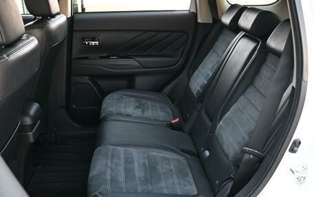 Mitsubishi Outlander III рестайлинг 3, 2015 год, 2 120 000 рублей, 7 фотография