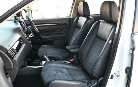 Mitsubishi Outlander III рестайлинг 3, 2015 год, 2 120 000 рублей, 8 фотография