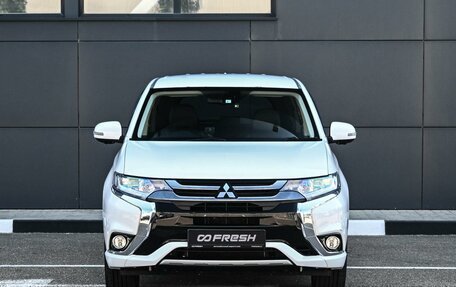 Mitsubishi Outlander III рестайлинг 3, 2015 год, 2 120 000 рублей, 3 фотография