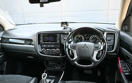 Mitsubishi Outlander III рестайлинг 3, 2015 год, 2 120 000 рублей, 6 фотография