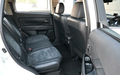 Mitsubishi Outlander III рестайлинг 3, 2015 год, 2 120 000 рублей, 11 фотография