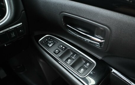 Mitsubishi Outlander III рестайлинг 3, 2015 год, 2 120 000 рублей, 20 фотография
