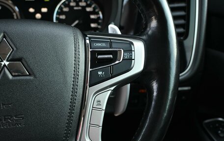 Mitsubishi Outlander III рестайлинг 3, 2015 год, 2 120 000 рублей, 15 фотография