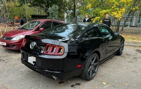 Ford Mustang VI рестайлинг, 2013 год, 1 500 000 рублей, 2 фотография