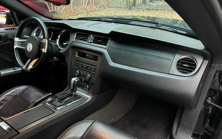 Ford Mustang VI рестайлинг, 2013 год, 1 500 000 рублей, 13 фотография