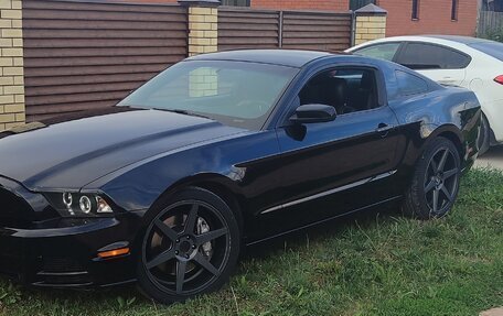 Ford Mustang VI рестайлинг, 2013 год, 1 500 000 рублей, 8 фотография