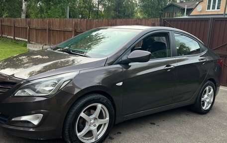 Hyundai Solaris II рестайлинг, 2015 год, 985 000 рублей, 2 фотография