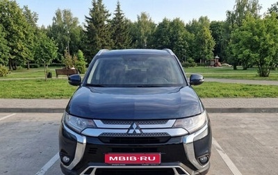 Mitsubishi Outlander III рестайлинг 3, 2019 год, 2 050 000 рублей, 1 фотография
