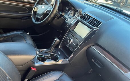 Ford Explorer VI, 2016 год, 2 890 000 рублей, 15 фотография