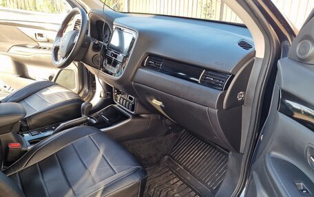 Mitsubishi Outlander III рестайлинг 3, 2019 год, 2 050 000 рублей, 8 фотография