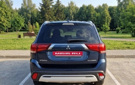 Mitsubishi Outlander III рестайлинг 3, 2019 год, 2 050 000 рублей, 5 фотография