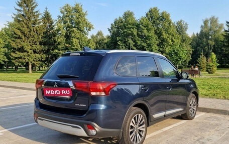 Mitsubishi Outlander III рестайлинг 3, 2019 год, 2 050 000 рублей, 4 фотография