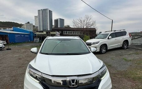 Honda Vezel, 2021 год, 2 400 000 рублей, 2 фотография