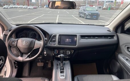 Honda Vezel, 2021 год, 2 400 000 рублей, 9 фотография