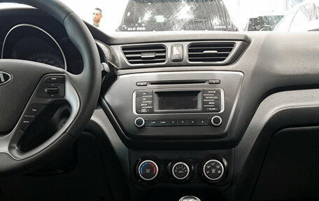 KIA Rio III рестайлинг, 2015 год, 1 140 000 рублей, 18 фотография