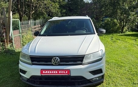 Volkswagen Tiguan II, 2019 год, 1 980 000 рублей, 1 фотография