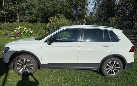 Volkswagen Tiguan II, 2019 год, 1 980 000 рублей, 2 фотография