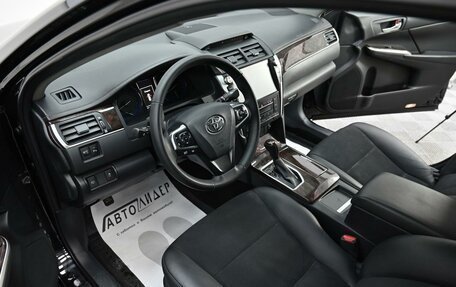 Toyota Camry, 2017 год, 1 825 000 рублей, 6 фотография