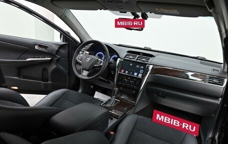 Toyota Camry, 2017 год, 1 825 000 рублей, 5 фотография