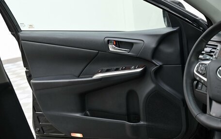 Toyota Camry, 2017 год, 1 825 000 рублей, 9 фотография