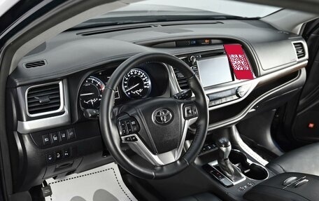 Toyota Highlander III, 2014 год, 2 335 000 рублей, 6 фотография