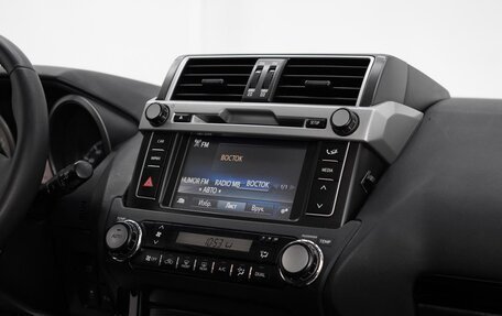 Toyota Land Cruiser Prado 150 рестайлинг 2, 2015 год, 3 035 000 рублей, 9 фотография
