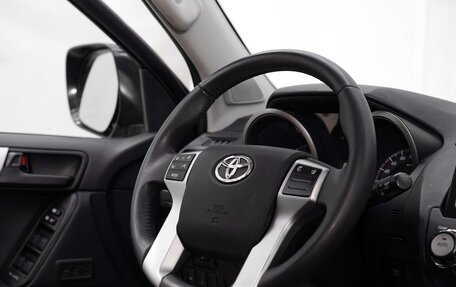 Toyota Land Cruiser Prado 150 рестайлинг 2, 2015 год, 3 035 000 рублей, 7 фотография