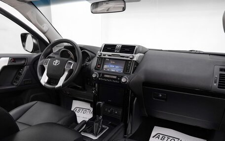 Toyota Land Cruiser Prado 150 рестайлинг 2, 2015 год, 3 035 000 рублей, 5 фотография