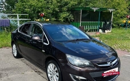 Opel Astra J, 2014 год, 800 000 рублей, 2 фотография