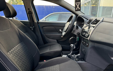 Renault Logan II, 2017 год, 699 000 рублей, 11 фотография