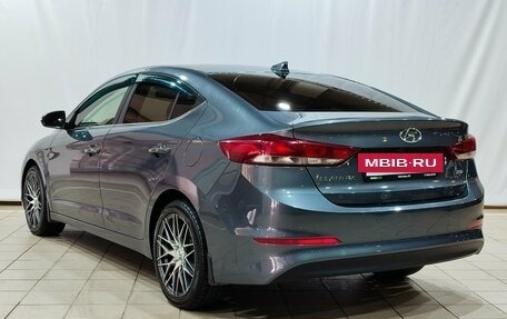 Hyundai Elantra VI рестайлинг, 2018 год, 1 300 000 рублей, 7 фотография