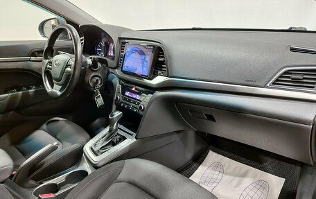 Hyundai Elantra VI рестайлинг, 2018 год, 1 300 000 рублей, 14 фотография