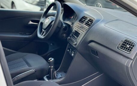 Volkswagen Polo VI (EU Market), 2019 год, 499 000 рублей, 2 фотография