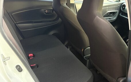 Toyota Vitz, 2019 год, 1 400 000 рублей, 18 фотография