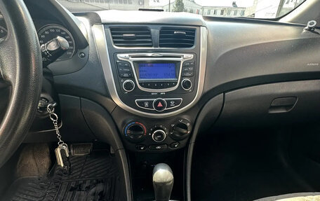 Hyundai Solaris II рестайлинг, 2013 год, 845 000 рублей, 22 фотография