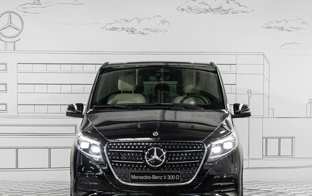 Mercedes-Benz V-Класс, 2024 год, 15 700 000 рублей, 4 фотография