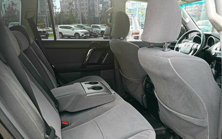Toyota Land Cruiser Prado 150 рестайлинг 2, 2010 год, 2 423 000 рублей, 7 фотография