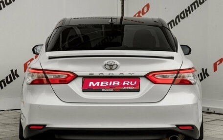 Toyota Camry, 2021 год, 2 990 000 рублей, 6 фотография
