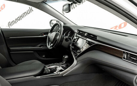 Toyota Camry, 2021 год, 2 990 000 рублей, 13 фотография