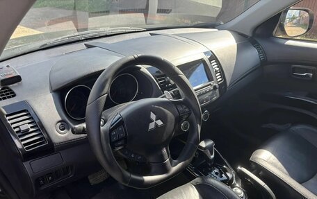 Mitsubishi Outlander III рестайлинг 3, 2010 год, 1 150 000 рублей, 12 фотография