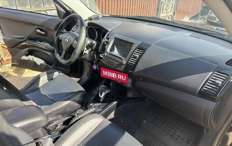 Mitsubishi Outlander III рестайлинг 3, 2010 год, 1 150 000 рублей, 23 фотография