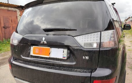 Mitsubishi Outlander III рестайлинг 3, 2007 год, 900 000 рублей, 7 фотография