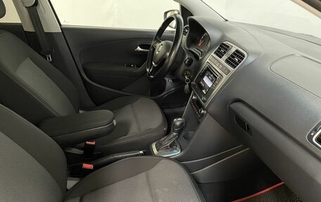 Volkswagen Polo VI (EU Market), 2016 год, 1 050 000 рублей, 19 фотография