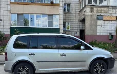 Volkswagen Touran III, 2007 год, 320 000 рублей, 2 фотография