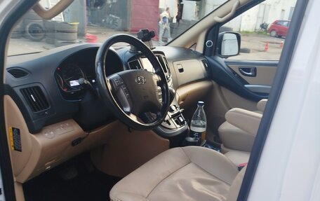 Hyundai Grand Starex Grand Starex I рестайлинг 2, 2018 год, 4 800 000 рублей, 10 фотография