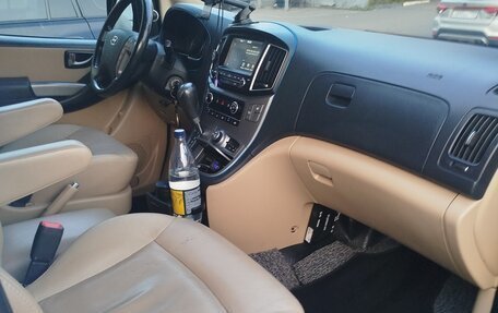 Hyundai Grand Starex Grand Starex I рестайлинг 2, 2018 год, 4 800 000 рублей, 7 фотография