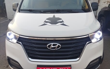 Hyundai Grand Starex Grand Starex I рестайлинг 2, 2018 год, 4 800 000 рублей, 14 фотография