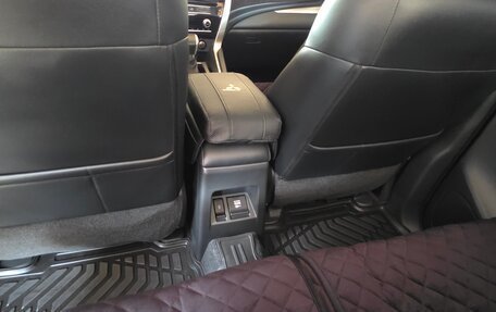 Mitsubishi Pajero Sport III рестайлинг, 2022 год, 4 500 000 рублей, 14 фотография