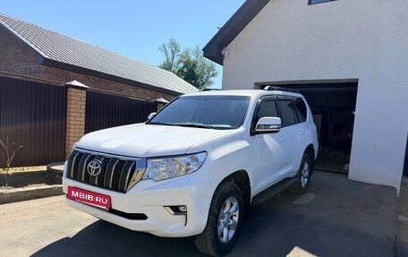 Toyota Land Cruiser Prado 150 рестайлинг 2, 2017 год, 3 850 000 рублей, 2 фотография